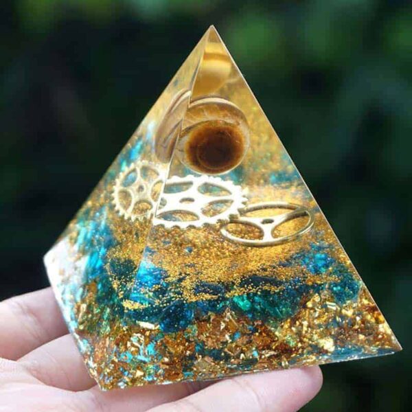 Orgonite Pyramid Tiger's eye "Time control" - obrazek 3