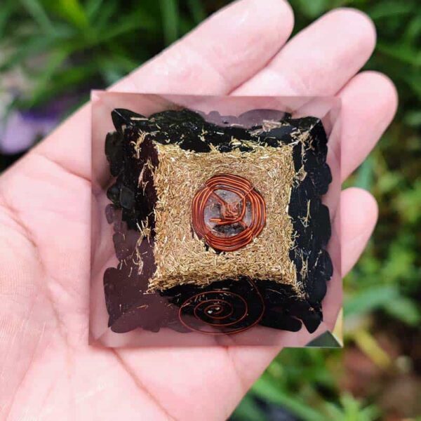 Orgonite Pyramid Tourmaline - Image 3