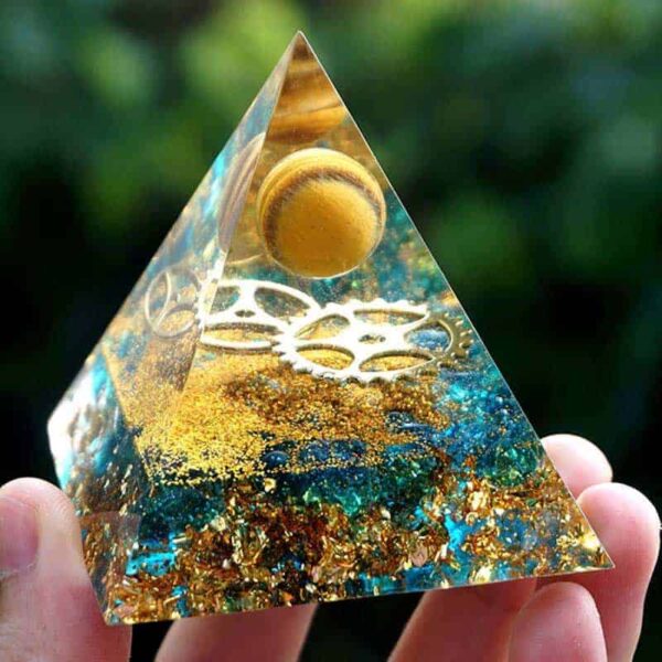 Orgonite Pyramid Tiger's eye "Time control" - obrazek 2