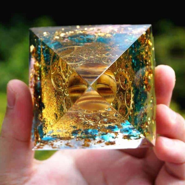 Orgonite Pyramid Tiger's eye "Time control" - immagine 5