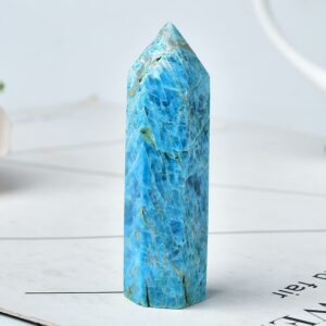 Piedra de apatita azul claro